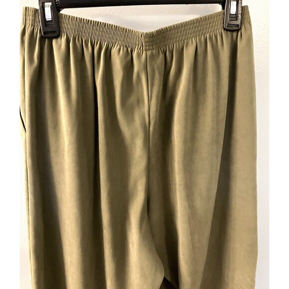 Alfred Dunner Womens Petite Soft Microsuede Green Pants Size 14P NWOT - Picture 6 of 7